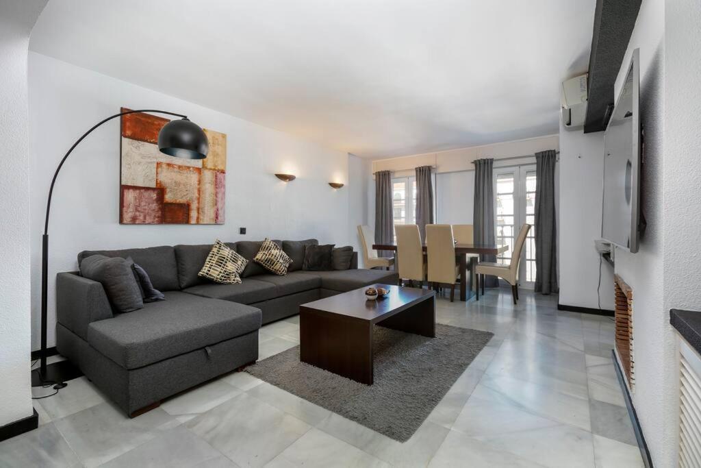 Duplex Penthouse, Walking Distance To Puerto Banus Apartment